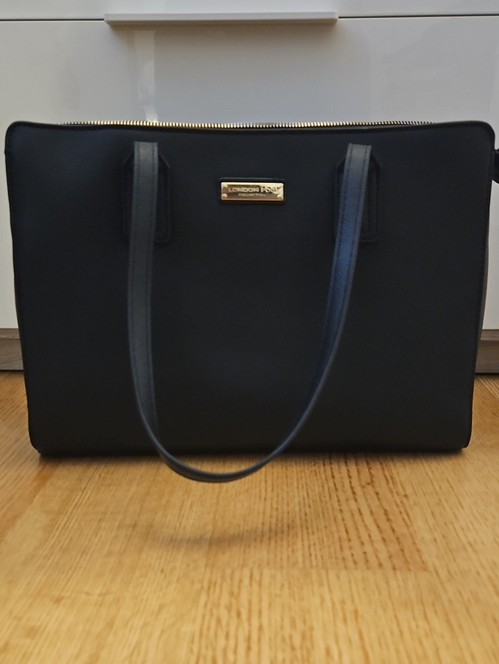 London Fog Black Purse / Sachel